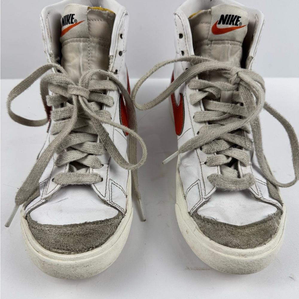 Nike White and Red High-Tops